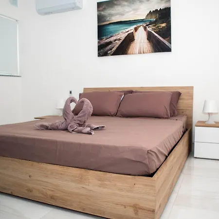 Apartment Brend New One Bedroom Penthouse