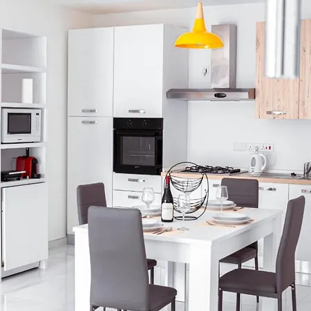 아파트 Brend New One Bedroom Penthouse 세인트폴스베이