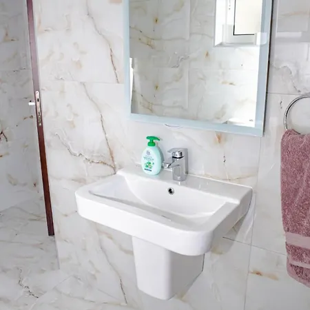 Brend New One Bedroom Penthouse خليج سانت بول